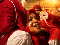 Lomba Makan Kerupuk MAS Babang: Tawa Pecah, Semangat Kemerdekaan Membara!